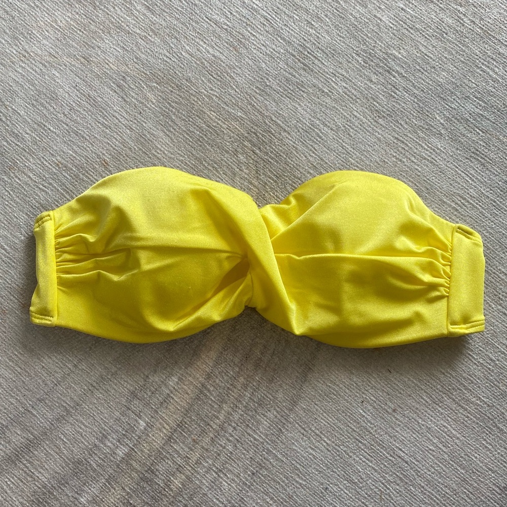 Victoria’s Secret Strapless Bikini Top